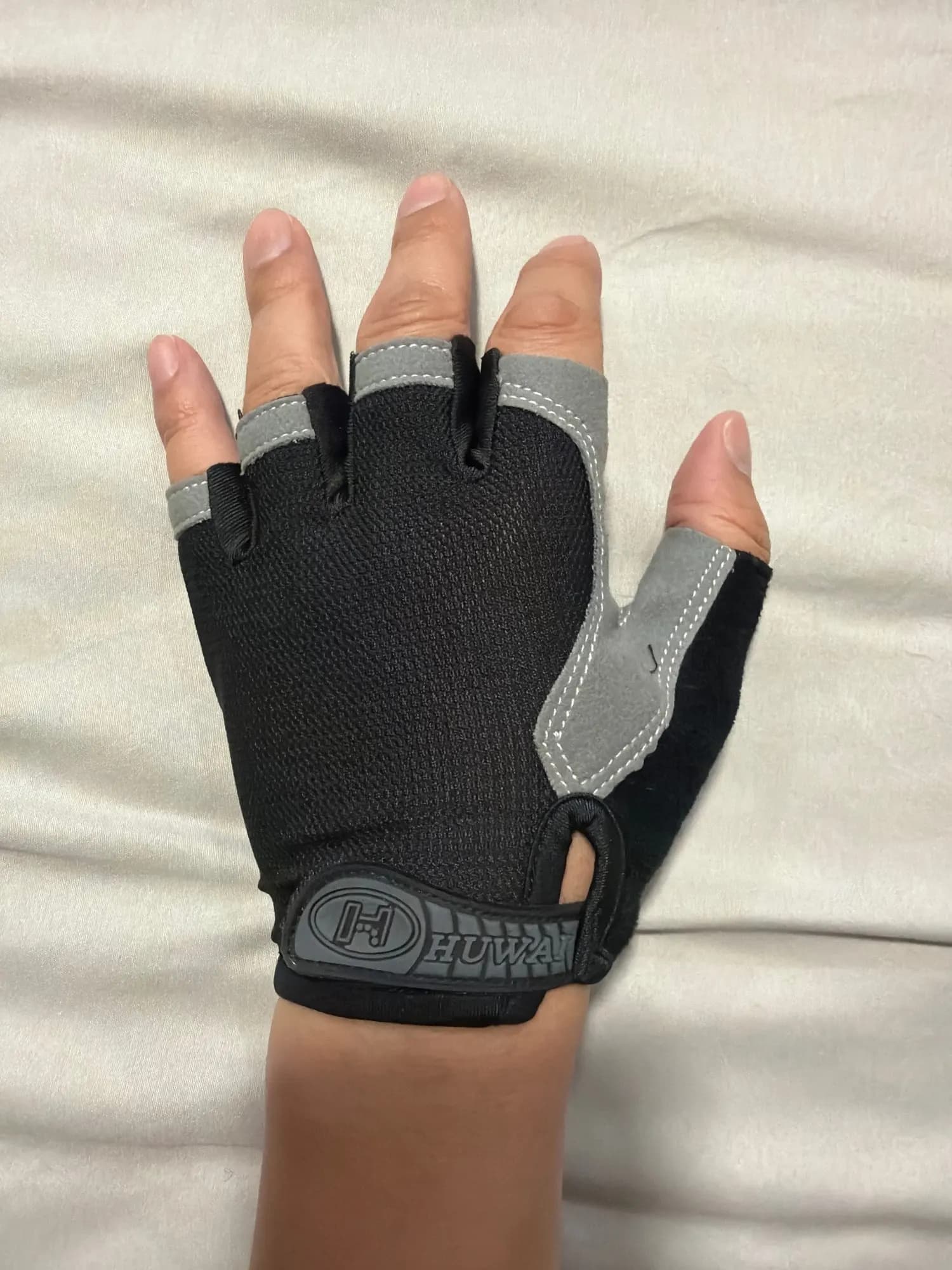 Buyer photo 1 of 2, Upgraded Black · L