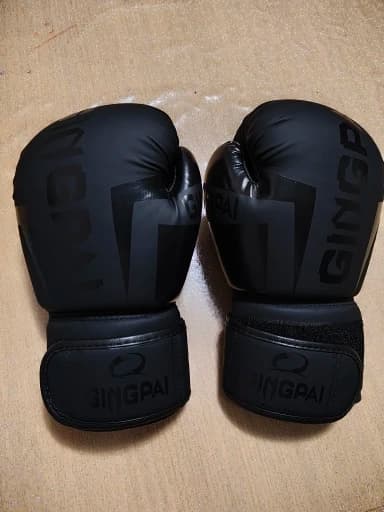 Buyer photo 1 of 1, all black · 6oz