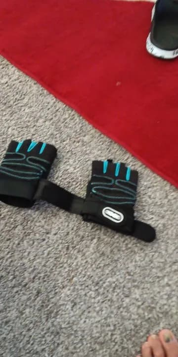 Buyer photo 2 of 2, Light blue · M