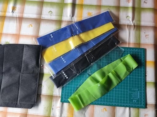 Buyer photo 1 of 2, 5 colors with bag