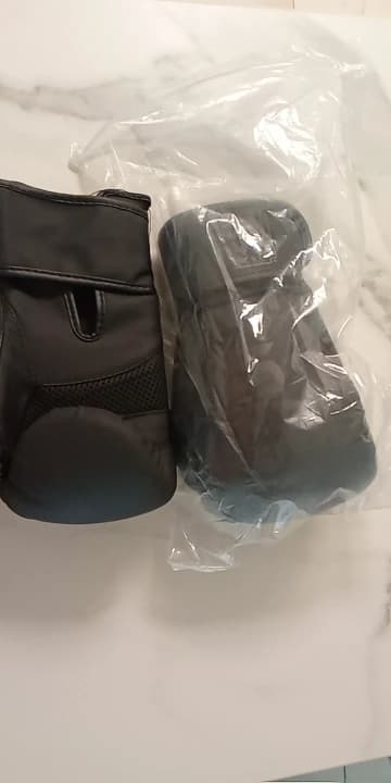 Buyer photo 2 of 2, matte black · 8oz