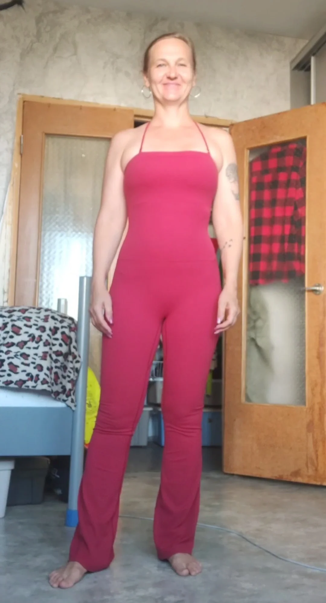 Buyer photo 2 of 2, Red · L