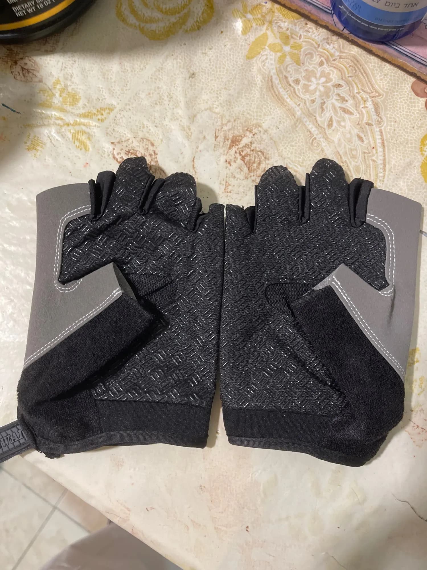 Buyer photo 1 of 1, Black · XL