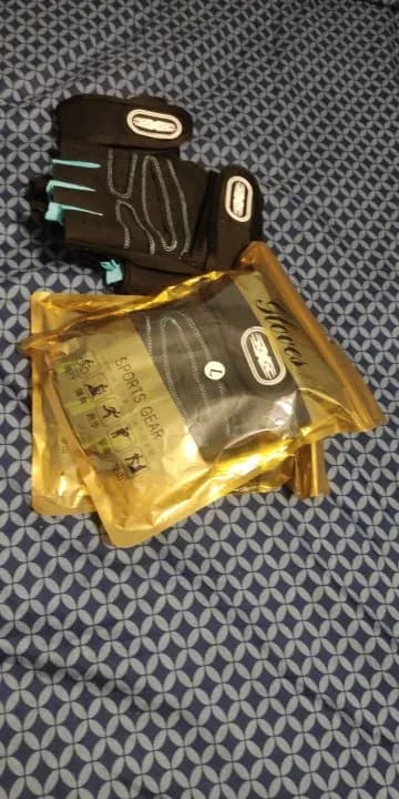 Buyer photo 2 of 2, light blue · L