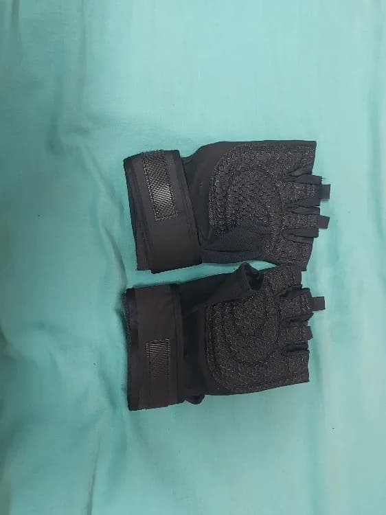 Buyer photo 2 of 2, black · XL